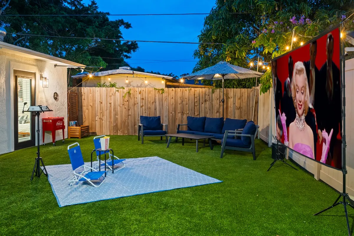 Grab the popcorn Your very own backyard theater is ready for its close-up!