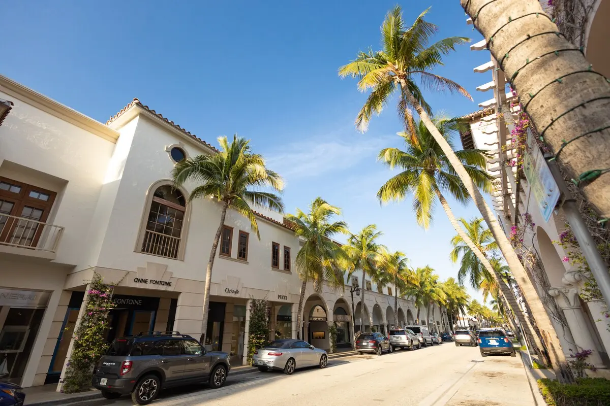 For Hollywood-level glamour, take a stroll along Worth Ave, known as Florida's Rodeo Drive - with swaying palms, international design houses, fine jewelry and art galleries, and upscale coffee shops, it's "Worth" a trip!